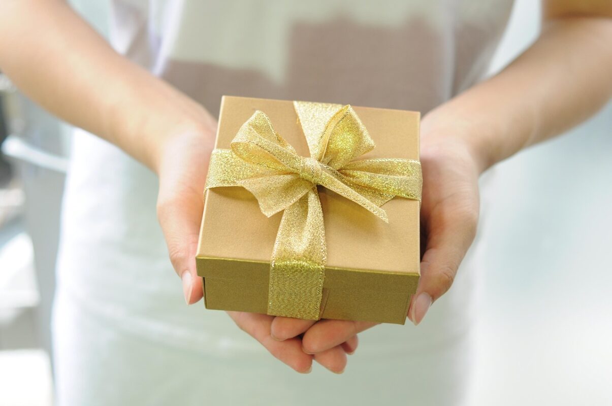 Buying a gift the day before