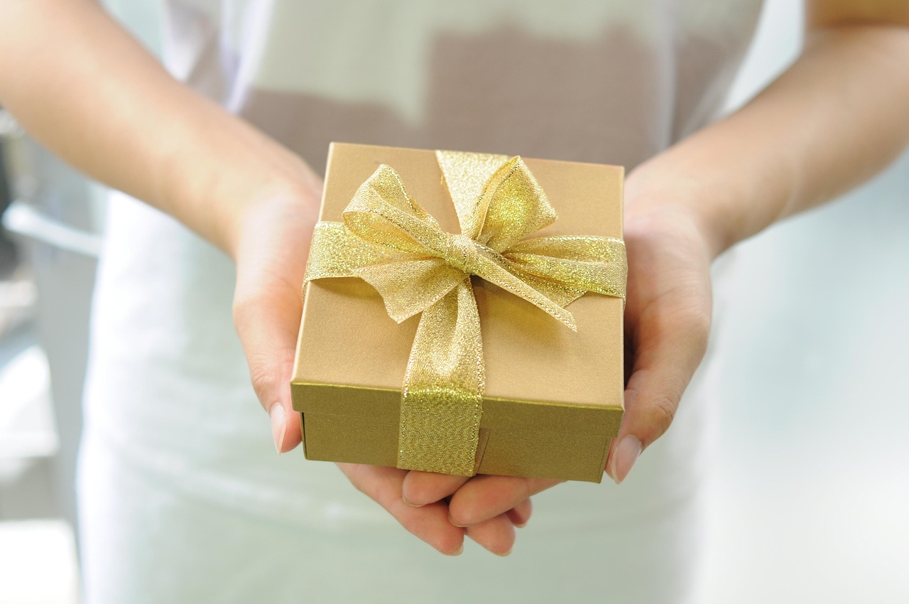Buying a gift the day before